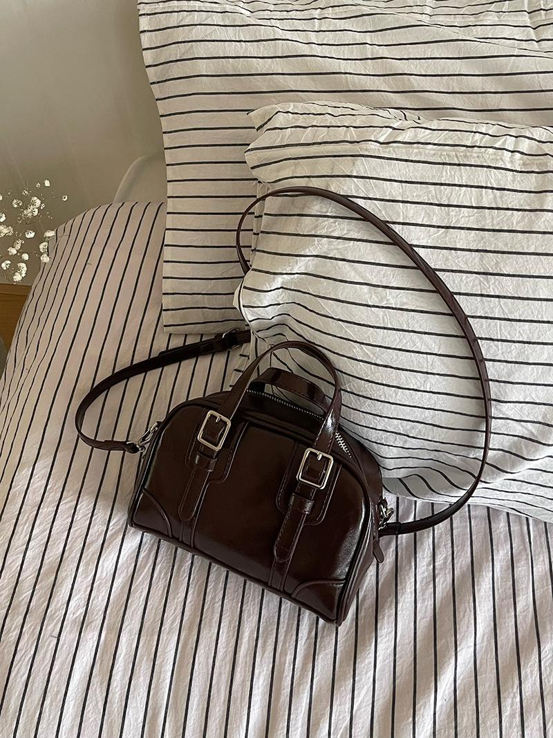 Product Introduction of GUVDIV Tas wanita Korea baru di musim gugur dan musim dingin tekstur retro tas tangan gadis senior rasa tas selempang bahu tunggal 12