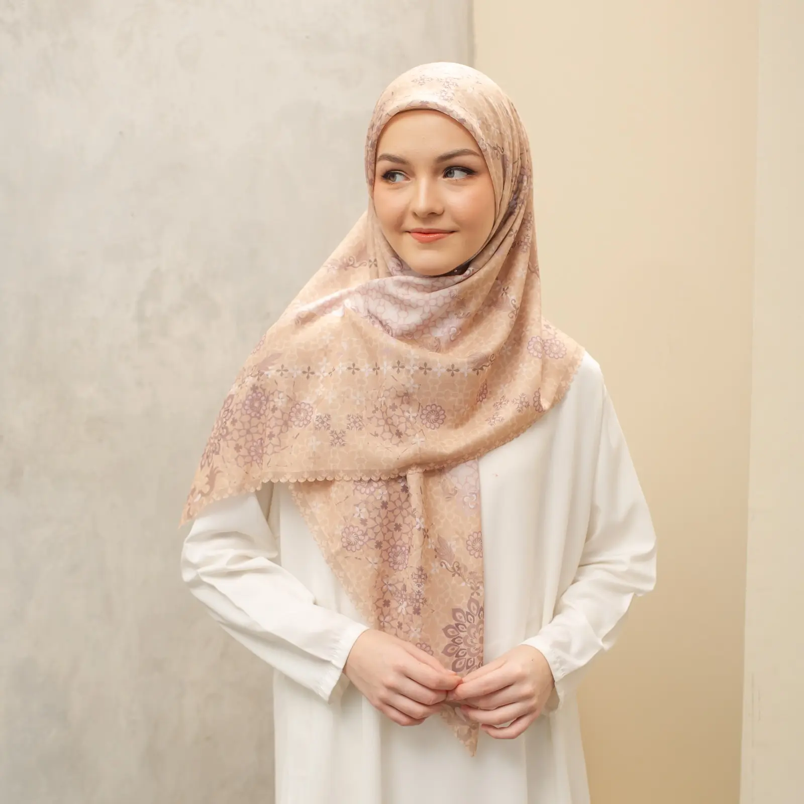 Leya Levira Scarf - Hijab Voal Segi Empat Motif Bunga Ukuran 115x115 Laser Cut Finishing