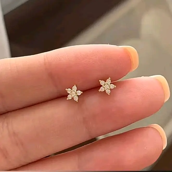 Anting Kelopak Bunga Mawar Anti Karat Tahan Lama untuk Tampilan Mewah
