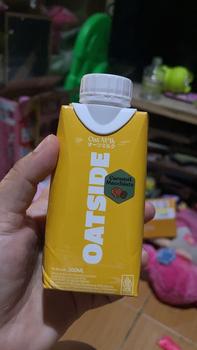 Product Review of OATSIDE Mini Cap Oat Milk  Caramel Macchiato 200ml (6pcs) (Kemasan Tutup Botol) | Susu Oat Rasa Karamel Macchiato from M**m 0