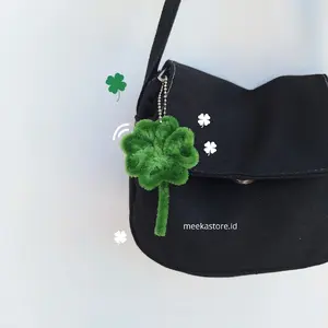 Gantungan Kunci Clover Kawat Bulu Gantungan Kunci Semanggi Keychain