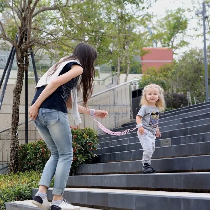 ￼Gelang Tali Pengaman Anak 2 Meter Child Safety Anti Hilang Anak Bayi Jalan Traveling Mudik Keluar Negri Keramaian 0
