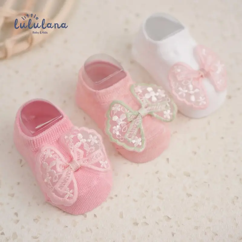 Little Lululana - Lily | Kaos Kaki Bayi Unisex Sepatu Anak Bayi 3D | Newborn Baby Socks | Kaos Kaki Bayi perempuan 0–6 Boneka Lucu Anti Slip satu  paket 1