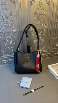 Product Review of Set Hemat Totebag Florida + Dompet Genie + Jam Tangan Small Wanita - Selempang from B**L S**L 3
