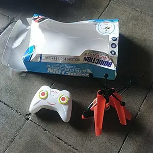 Helikopter Warna Warni Mainan Helikopter Warna Warni Sensor Tangan Pesawat Terbang Remote Control