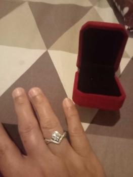 Product Review of OS2-R29 Cincin Wanita Permata Shiny Jewelry Garansi 1 Tahun Free Box COD Perhiasan Aksesoris Gift Anniversary Pacar Pasangan Cewek Cewe Kado Istri Ulang tahun Anti Karat Luntur High Quality Grade VVS1 5A Original Store R29 from E** R**i 1