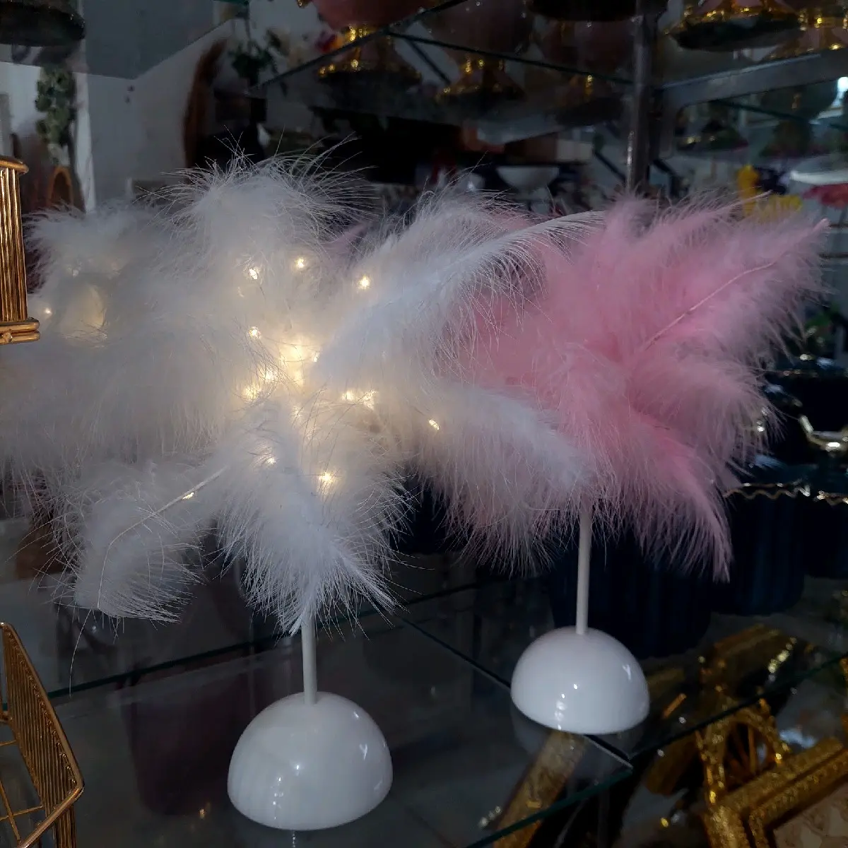 Hiasan Lampu Bulu Aesthetic Putih dan Pink