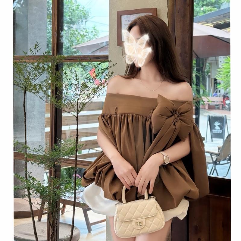 DAILY01 Áo váy trễ vai bom đính nơ ngực tiểu thư dễ thương dễ mix đồ mặc đi chơi. Thời trang nữ.
