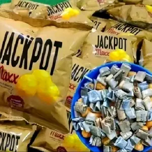 Jacxpot maxx berhadiah (1 renceng isi 10 )  dan ( 1 dus isi 40 pcs) jika beruntung