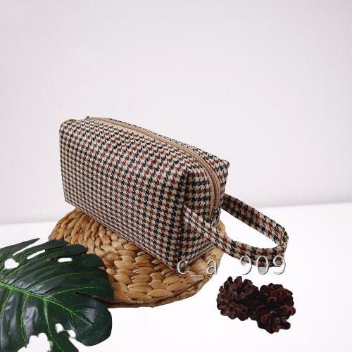 Pouch Kosmetik JIHAN untuk Wanita - Model Make Up