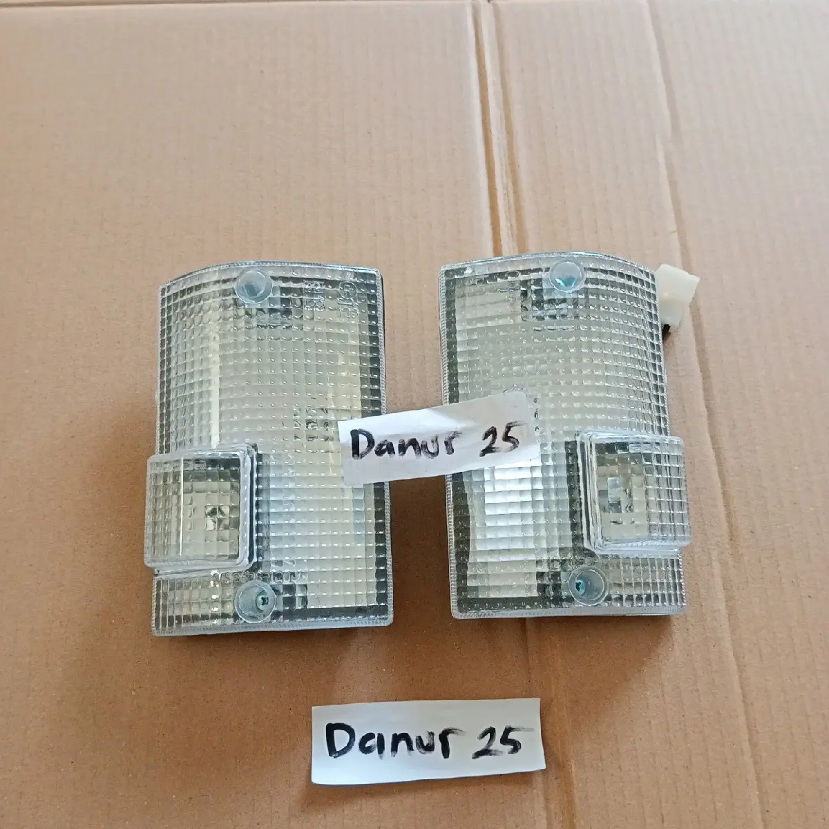Lampu Sen Assy L300 Sen Depan l300 Bening Kuning  1 Set Kiri Kanan