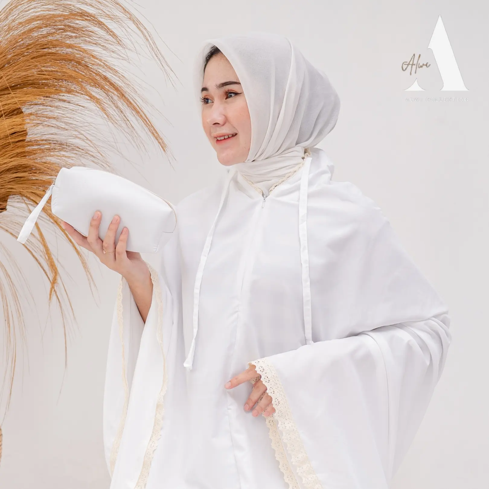 Free Tas Dompet - Mukena Traveling Dewasa Polos Renda Rajut 3Cm Adiba Muslim Series Mukenah travel mini resleting Santri Putih Model Terbaru 2025 Bahan Adem