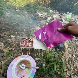 Alat BBQ Portable untuk Memasak Makanan di Luar Ruangan dengan Desain Praktis dan Mudah Digunakan