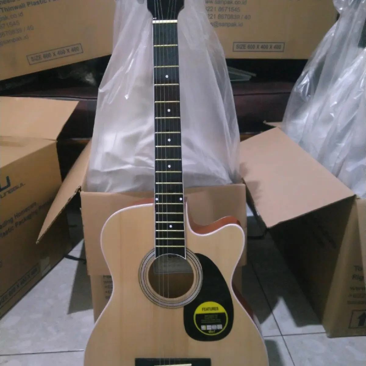 gitar akustik costum free packing kayu