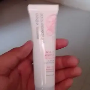 Shinzui WHITEssentials Double Brightening Facial Wash Snow Mushroom mini 20 ml | Sabun Cuci Muka Mencerahkan dengan Niacinamide