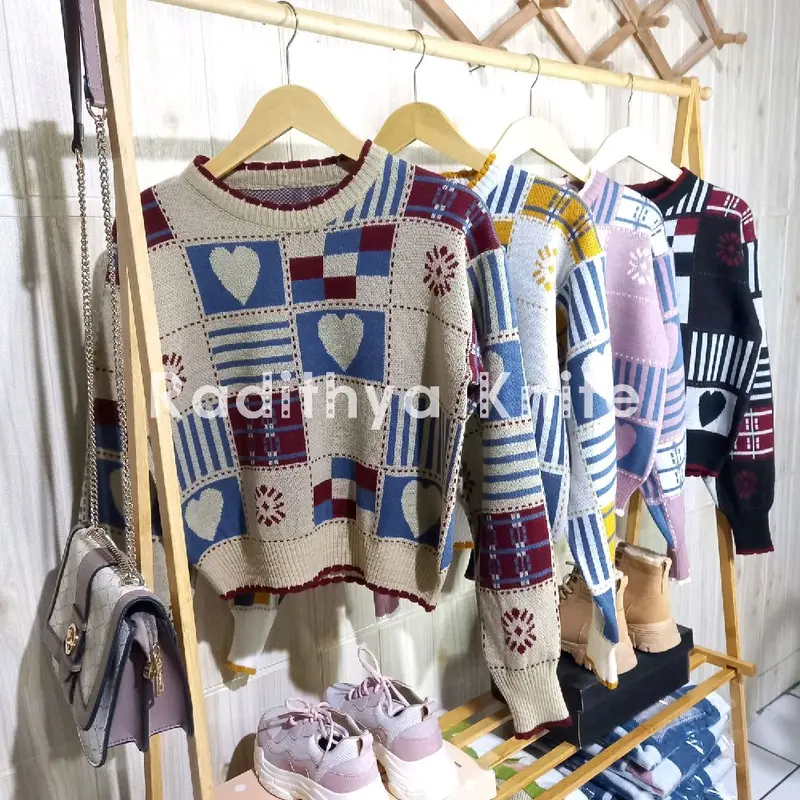 Sweater Korean Vintage - Motif Kotak-Kotak Jahitan Cinta Santai - Fit Knitwear -Korean Knite Fashion 0