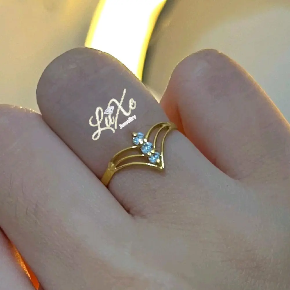 Cincin V mata tiga - 0,5 Gram