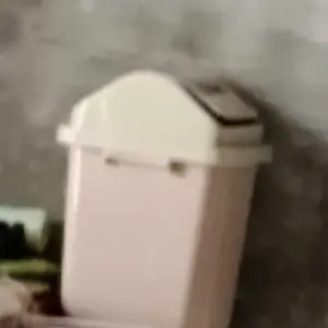 Tempat Sampah estentik 5 liter.