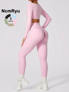 Conjunto de dos piezas para mujer con top corto de cuello cuadrado y leggings de cintura alta con fruncido, conjunto de chándal, atuendos deportivos cómodos y transpirables para yoga, gimnasio y correr, ropa deportiva para damas para todas las estaciones