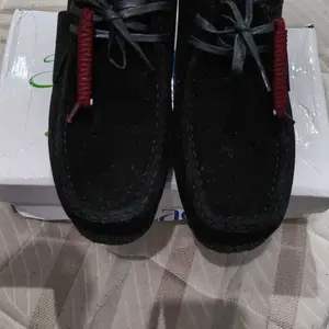 Aksesoris Gantungan Anting Tali Sepatu Wallabee 2pcs