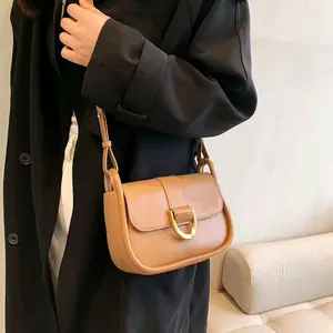 Dilla Sling Bag Tas Selempang Wanita Mini Tas Bahu Wanita Kekinian Muat Hp