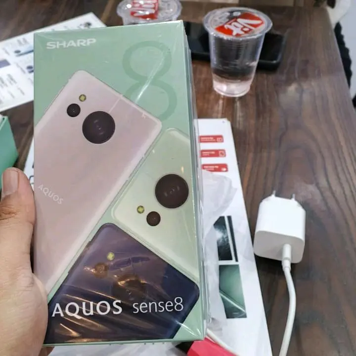 Sharp Aquos Sense 8 5G - Smartphone Compact | 8GB/256GB | Snapdragon 6 Gen 1 4