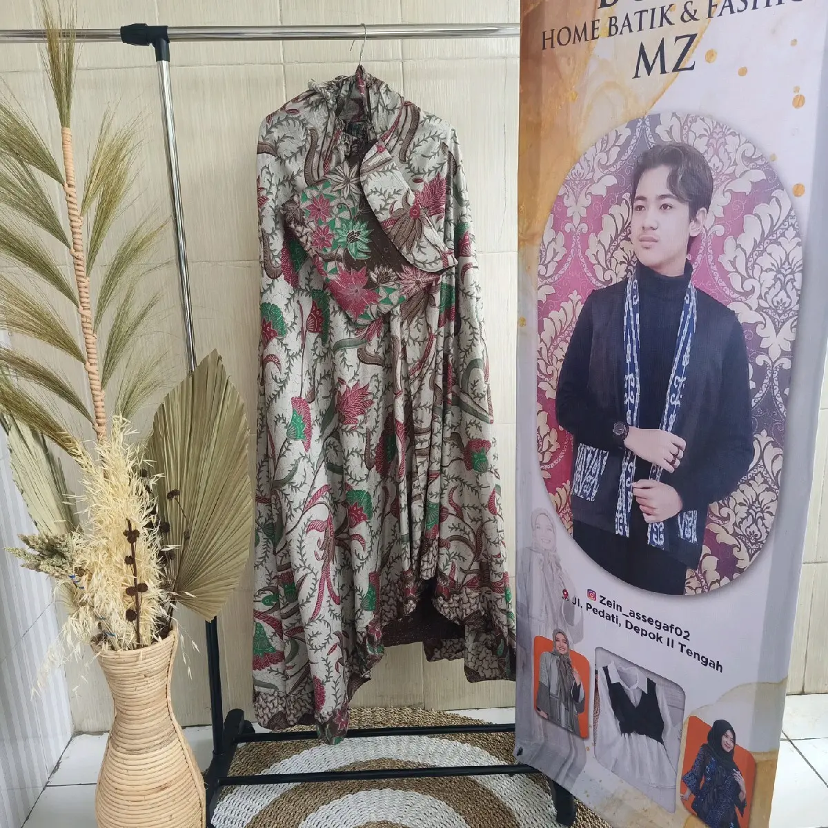 mukenah  batik ,bahan adem dan halus tidak mudah lentur