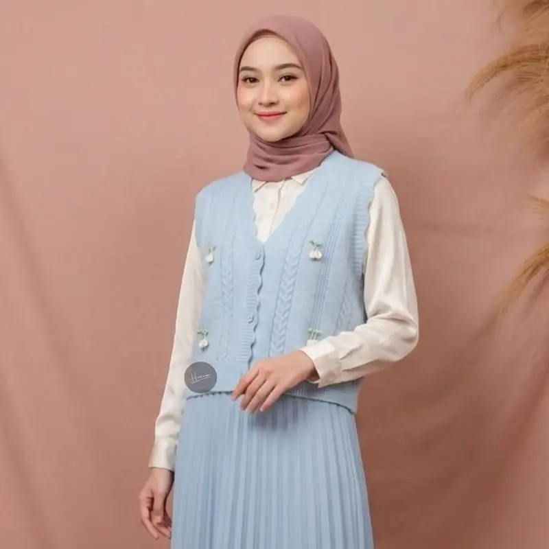 Haseena Vest Knit Vanya Motif Cherry Rompi Rajut Halus Outer Wanita Simpel Kekinian