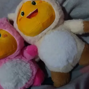 Boneka Mewah Bantal Nailong Boneka Mewah Kapibara Cross-dressing Dino Kuning Hadiah Ulang Tahun Valentine day's Hadiah