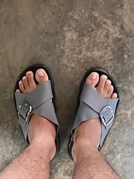 Product Review of Unisex outdoor slippers comfort cross straps slippers for men（size:40-44) Shoes Boy Footwear Walking Shoes Flipflop Slide from j**y 2