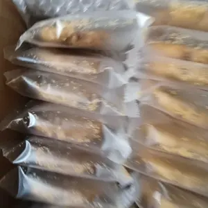 Kue renyah isi krim telur, camilan yang enak untuk sarapan atau teman minum teh sore.