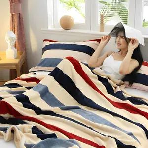 Selimut Bulu Halus KING 180x200 List Motif Salur Murah Berkualitas Kado Kain