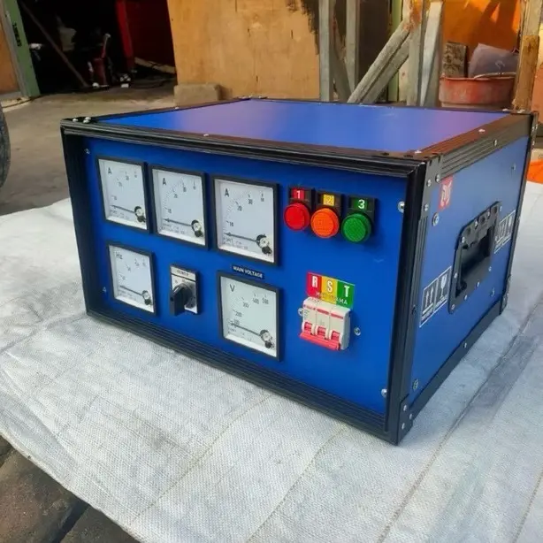 Panel Genset 3 Phase dengan Meter dan Tombol Kontrol