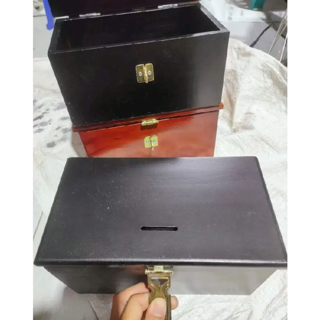 Kotak Amal Kotak Penyimpanan Uang