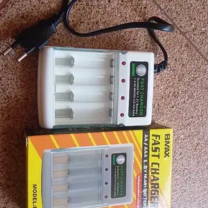 Pengisi baterai / Pengisian Cepat / Pengisi Daya Baterai / AA / AAA E025
