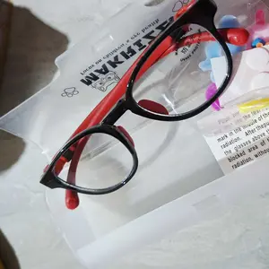 MAKRIZZ Kacamata Anak Photochromic Anti Blue Light - Untuk Main Gadget & Aktivitas Outdoor, Super Ringan 14g, Bisa Untuk Lensa Minus. Cocok Usia 2-8 Th. Gratis Kotak dan Bonus Sticker Karakter!-101S