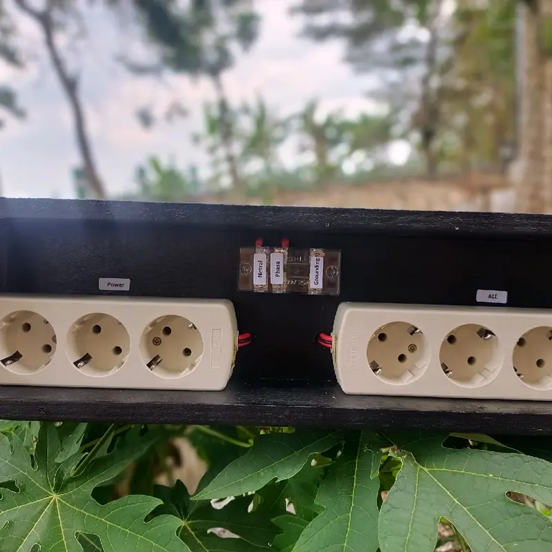 Panel listrik digital volt, amper, hz pisah 4