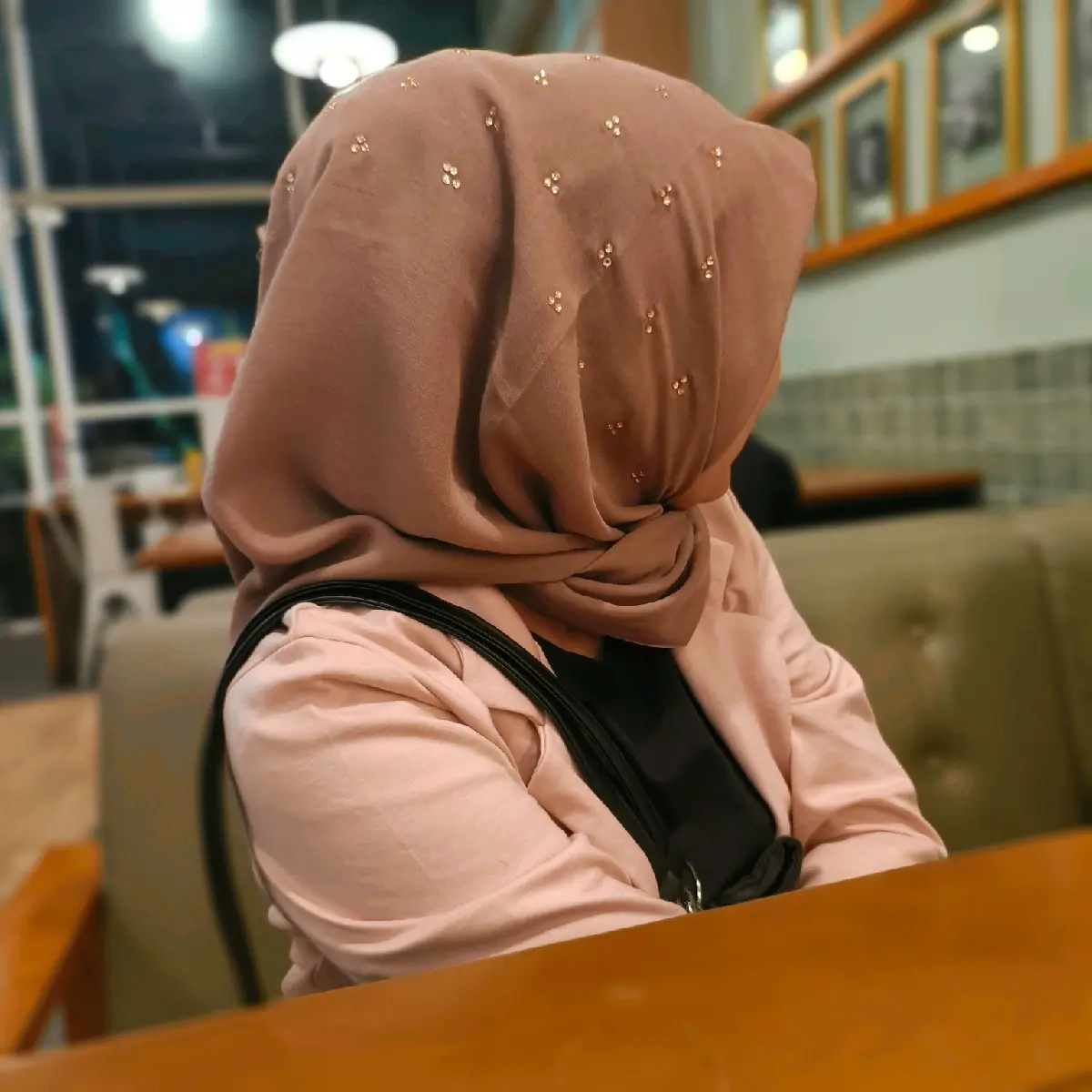 SEGI EMPAT PAYET TABUR MICKY PARIS JADULPREMIUM / HIJAB PESTA