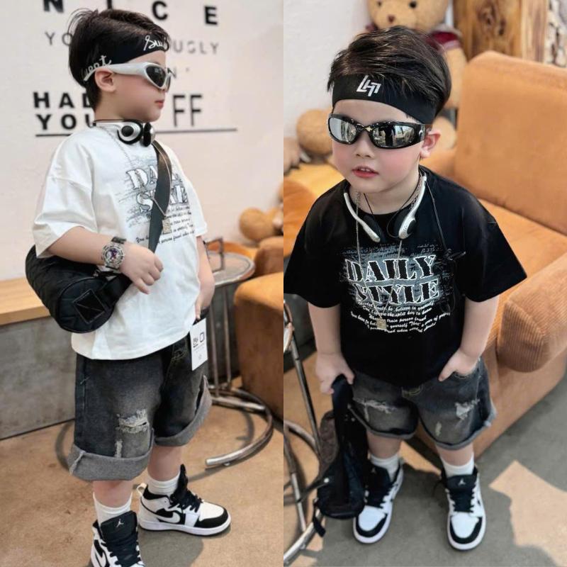 006 Sét 2 Màu Đen Trắng Bộ Cộc Aó cotton in Chữ Quần Bò Jean Rách