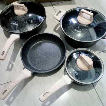 Product Review of CAROTE Set Peralatan Masak 7 PCS Lapisan Granit Anti Lengket Cocok Untuk Semua Jenis Kompor Mudah Dibersihkan Panci Susu Wajan Soup Penggorengan Free PFOA Garansi 1 Tahun Essential Woody Hitam from D**k 1