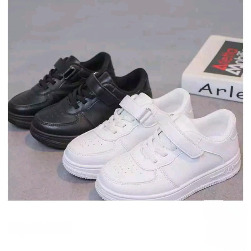 Sepatu anak Hitam size 31-40free box