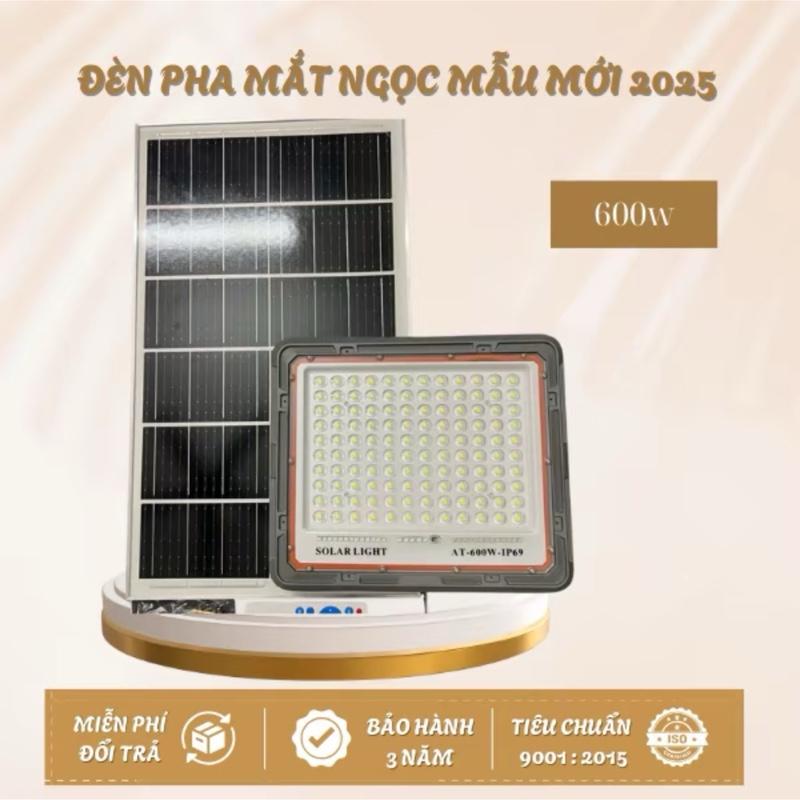   HUỲNH TOÀN 09  ĐÈN NĂNG LƯỢNG MẶT TRỜI 600w mắt Ngọc bảo hành 3 năm tấm pin công suất lớn 