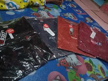 Product Review of Paket 4PCS 100RIBU Kaos Distro BAHAN SEMI KATUN MOTIF SIMPEL Ready SIZE M-L-XL-XXL-XXXL MIX BRAND from M**h 3