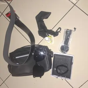 Padiah Rantai Stel Pria Keren Bundling 9in1 dan 6in1   Touch Watch Gratis Asesoris Lainnya Topi Polos Anting + Tas Selempang + Dompet Lipat + Gesper Silet + Kaca Mata + Kalung Titanium + Gelang  + dan Parfum man Watches murah Aksesoris Jam tangan