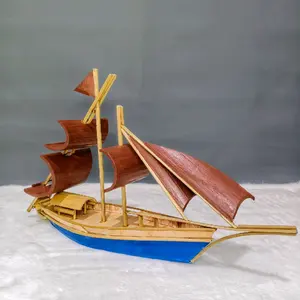 Miniatur Perahu pinisi dari bambu kerajinan tangan tugas sekolah dan dekorasi rumah