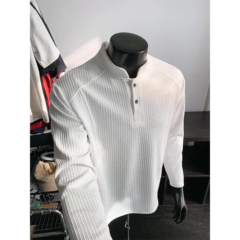 Áo len dệt kim dài tay cổ Henley có vân sang trọng nhẹ – Mẫu mới Thu 2026, phong cách Hàn Quốc Old Money dành cho nam, mang lại vẻ cao cấp, có thể mặc làm áo lót