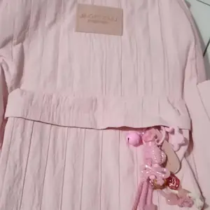 CHIYUM [Back To School] Tas Ransel Sekolah Cewek Korean Style Tas Cocok Mahasiswa Tas Mewah Berkapasitas Besar Nilon Anti Air Ransel Ringan Backpack Wanita Perjalanan smp sma Unisex Pink Hitam untuk Laptop up to 15 inci