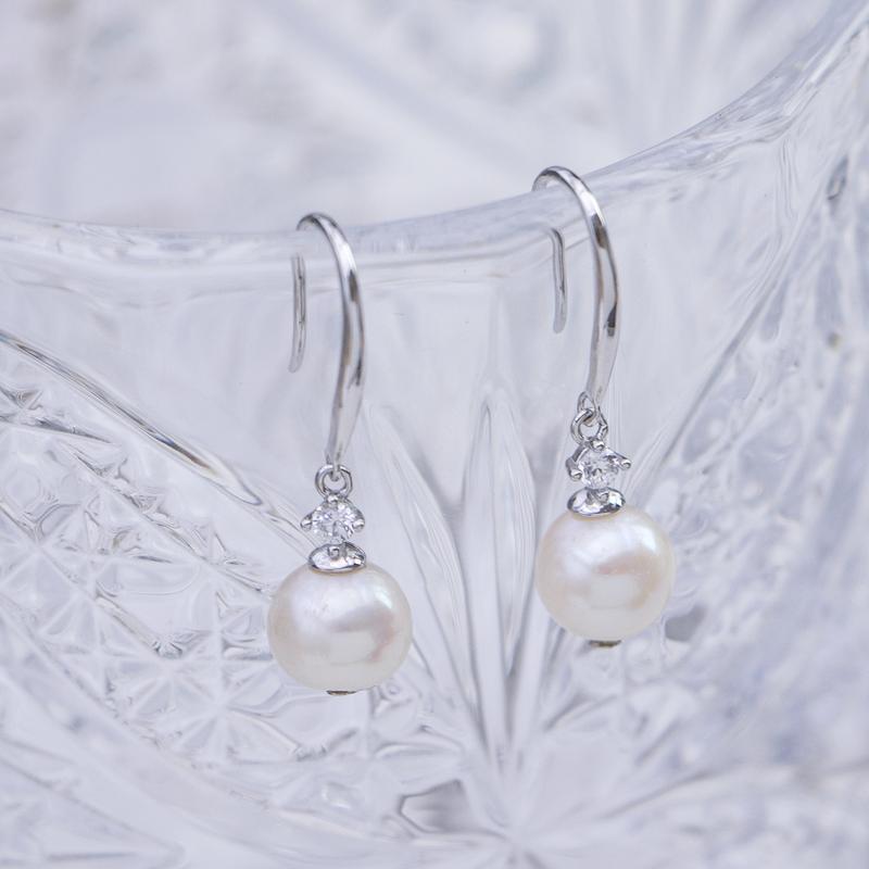 Shuiyu S925 silver freshwater nucleated white pearl ear hook8-9mm round and slightly flawed ZH13278 0