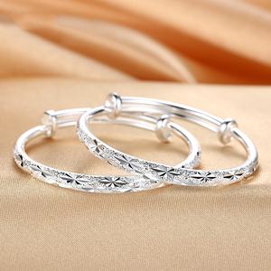 Bộ vòng tay trẻ em mạ bạc đa năng, hoàn hảo cho sinh nhật đầu tiên và lễ đầy tháng của bé sơ sinh, một món quà ý nghĩa để kỷ niệm sự trưởng thành của bé.