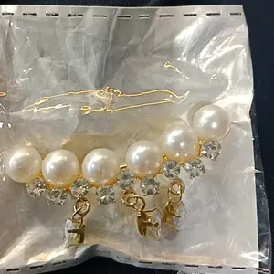 【Yy】Brooch Mutiara Air Mata Berantai dengan Desain Elegan untuk Jas, Pin Anti Goyang Serbaguna Model Baru Wanita yang Bisa Dipakai di Berbagai Acara